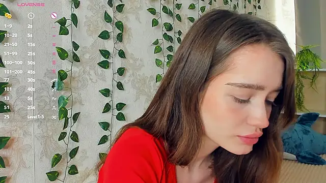 lovelyalivia online show from February 3, 9:58 am