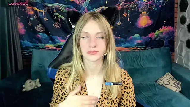 Olisa fox online show from October 31, 8:32 pm