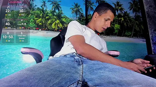 BigMonstercoks69 online show from March 10, 11:43 pm