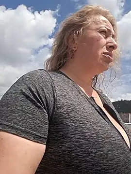 sofiacurvy 45 online show from December 3, 4:16 pm