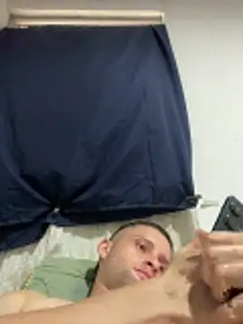 Snapshot of monocams chatting on April 5, 9:34 pm monocams online show from April 5, 9:34 pm