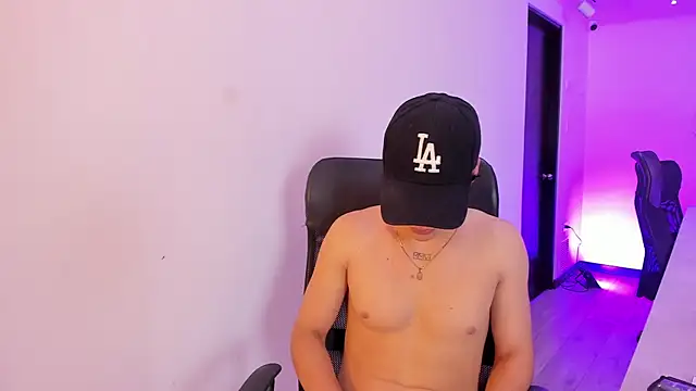 Snapshot of BenitoSaenz chatting on September 19, 12:06 pm BenitoSaenz online show from September 19, 12:06 pm