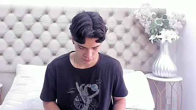 Snapshot of BenitoSaenz chatting on September 21, 12:29 pm BenitoSaenz online show from September 21, 12:29 pm