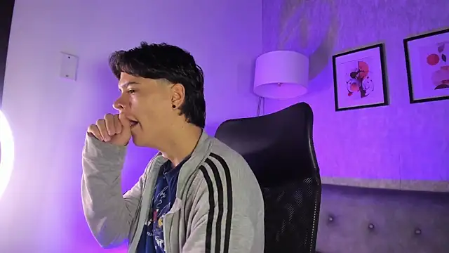 Snapshot of BenitoSaenz chatting on September 23, 12:08 pm BenitoSaenz online show from September 23, 12:08 pm