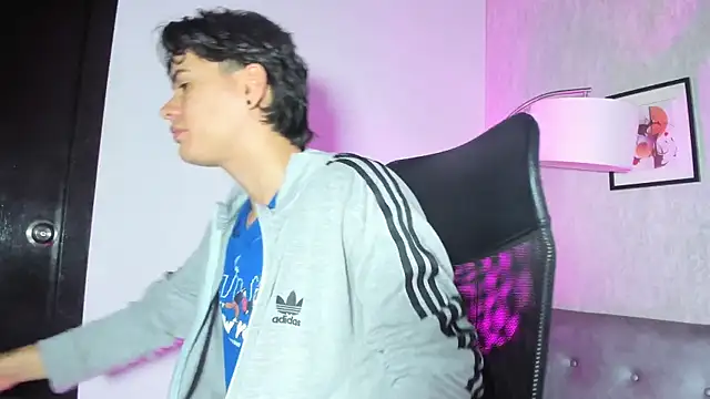 Snapshot of BenitoSaenz chatting on October 7, 11:51 am BenitoSaenz online show from October 7, 11:51 am