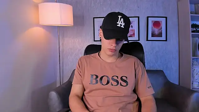 Snapshot of BenitoSaenz chatting on October 29, 11:56 am BenitoSaenz online show from October 29, 11:56 am