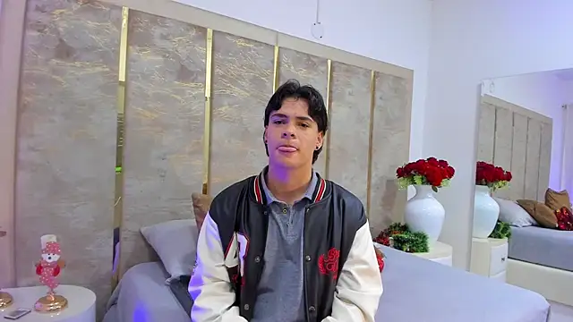 BenitoSaenz online show from December 22, 12:02 pm