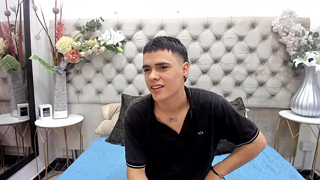 Snapshot of BenitoSaenz chatting on February 13, 12:56 pm BenitoSaenz online show from February 13, 12:56 pm