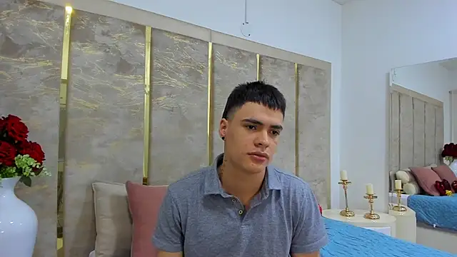 Snapshot of BenitoSaenz chatting on February 14, 1:19 pm BenitoSaenz online show from February 14, 1:19 pm