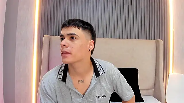 Snapshot of BenitoSaenz chatting on March 1, 12:51 pm BenitoSaenz online show from March 1, 12:51 pm