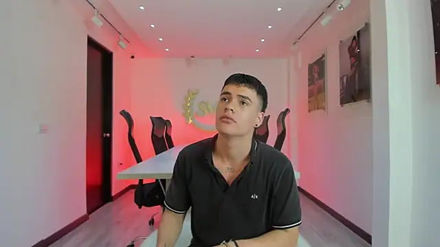 Snapshot of BenitoSaenz chatting on March 3, 1:06 pm BenitoSaenz online show from March 3, 1:06 pm