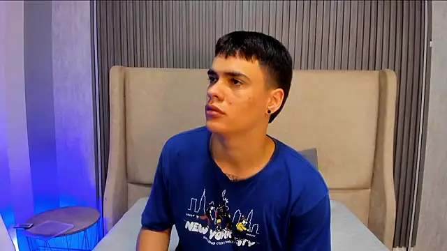 Snapshot of BenitoSaenz chatting on March 12, 12:55 pm BenitoSaenz online show from March 12, 12:55 pm