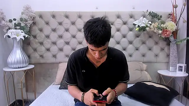 Snapshot of BenitoSaenz chatting on March 17, 1:14 pm BenitoSaenz online show from March 17, 1:14 pm