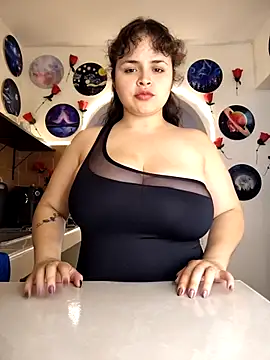 SeleneLuminari8 online show from September 18, 5:15 pm