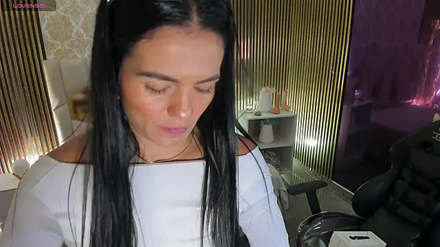 Snapshot of Rosalind_tay chatting on October 4, 11:41 am Rosalind tay online show from October 4, 11:41 am