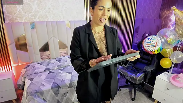 Snapshot of Rosalind_tay chatting on October 15, 11:54 am Rosalind tay online show from October 15, 11:54 am