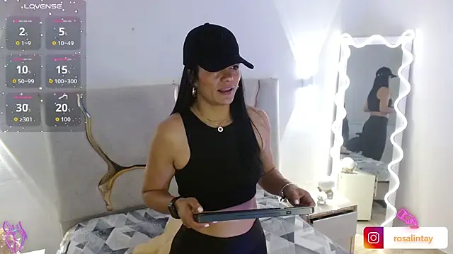 Snapshot of Rosalind_tay chatting on October 19, 11:11 am Rosalind tay online show from October 19, 11:11 am