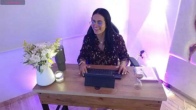 Snapshot of Rosalind_tay chatting on October 24, 11:06 am Rosalind tay online show from October 24, 11:06 am