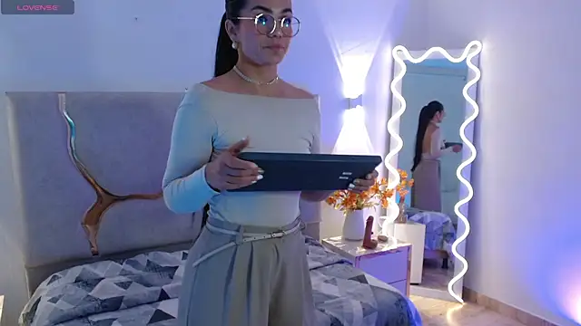 Rosalind tay online show from November 14, 10:58 am