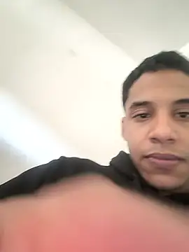 Snapshot of Grasonxxx chatting on April 3, 5:55 pm Grasonxxx online show from April 3, 5:55 pm