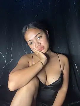Lovingyou143xx online show from May 24, 2:11 pm