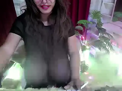 Snapshot of sexy_morena143 chatting on March 31, 4:46 am sexy morena143 online show from March 31, 4:46 am