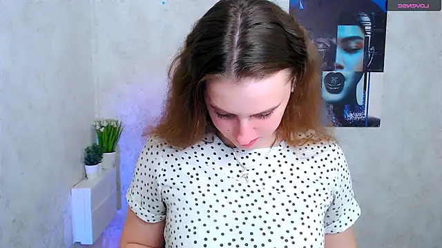 Snapshot of AmandaDimond_ chatting on April 6, 11:11 am AmandaDimond online show from April 6, 11:11 am