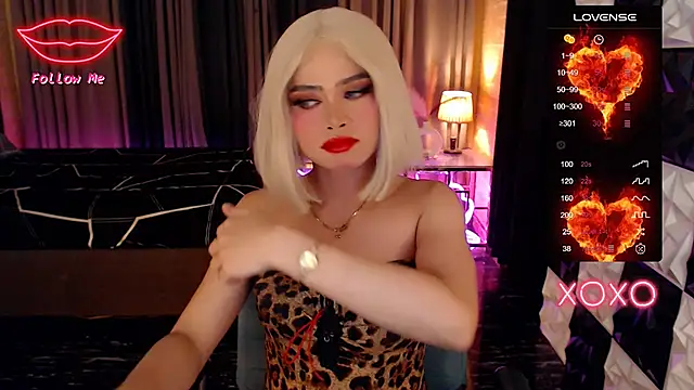 BigCockMaxineTS online show from November 2, 8:55 pm