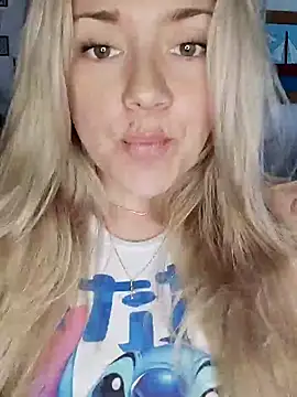 Snapshot of cameron_06 chatting on November 18, 2:21 pm cameron 06 online show from November 18, 2:21 pm