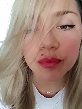 Snapshot of cameron_06 chatting on November 27, 6:10 pm cameron 06 online show from November 27, 6:10 pm