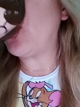 Snapshot of cameron_06 chatting on April 13, 11:48 am cameron 06 online show from April 13, 11:48 am