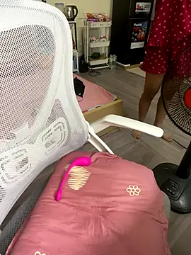 Snapshot of Mina048 chatting on September 23, 1:58 pm Mina048 online show from September 23, 1:58 pm