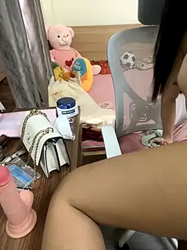 Snapshot of Mina048 chatting on October 20, 3:18 am Mina048 online show from October 20, 3:18 am