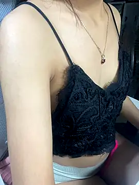 Snapshot of Mina048 chatting on October 21, 3:57 pm Mina048 online show from October 21, 3:57 pm