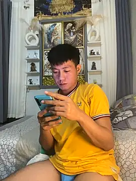 Snapshot of xshyboyx chatting on October 1, 3:40 pm xshyboyx online show from October 1, 3:40 pm