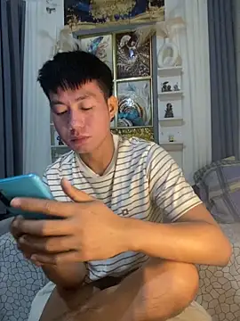 Snapshot of xshyboyx chatting on October 2, 12:01 pm xshyboyx online show from October 2, 12:01 pm