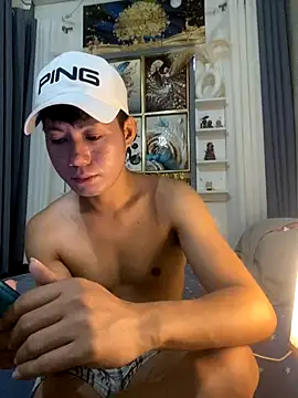 Snapshot of xshyboyx chatting on October 15, 1:50 am xshyboyx online show from October 15, 1:50 am