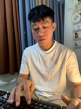 Snapshot of xshyboyx chatting on October 26, 10:43 am xshyboyx online show from October 26, 10:43 am