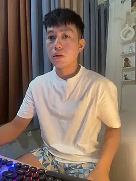 Snapshot of xshyboyx chatting on October 29, 2:58 am xshyboyx online show from October 29, 2:58 am