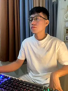 Snapshot of xshyboyx chatting on October 29, 3:36 pm xshyboyx online show from October 29, 3:36 pm