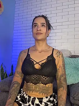 Snapshot of Im_Fernanda chatting on October 8, 12:08 am Im Fernanda online show from October 8, 12:08 am