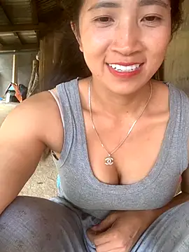 Snapshot of ThiHa003 chatting on October 18, 6:26 am ThiHa003 online show from October 18, 6:26 am