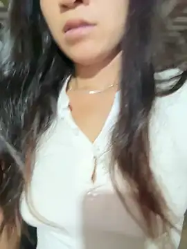 ThiHa003 online show from May 6, 10:59 pm
