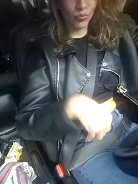 Snapshot of Miasiren chatting on February 14, 10:17 pm Miasiren online show from February 14, 10:17 pm