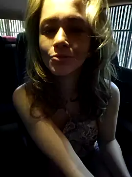 Snapshot of Miasiren chatting on March 22, 7:39 pm Miasiren online show from March 22, 7:39 pm