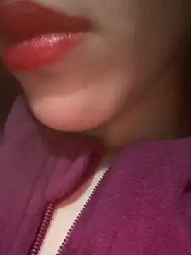 Snapshot of Mimisixo chatting on April 9, 10:59 pm Mimisixo online show from April 9, 10:59 pm