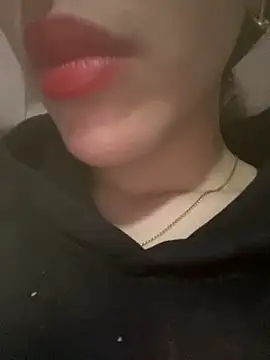 Snapshot of Mimisixo chatting on April 14, 2:23 pm Mimisixo online show from April 14, 2:23 pm