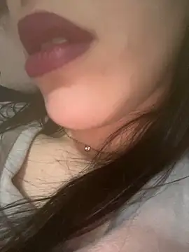 Snapshot of Mimisixo chatting on May 7, 4:34 pm Mimisixo online show from May 7, 4:34 pm