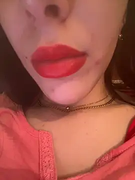 Snapshot of Mimisixo chatting on May 11, 11:13 pm Mimisixo online show from May 11, 11:13 pm