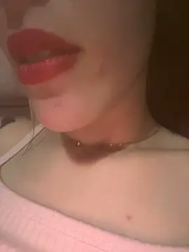 Snapshot of Mimisixo chatting on June 8, 12:47 am Mimisixo online show from June 8, 12:47 am